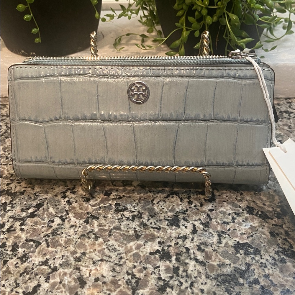Tory Burch NWT Croc Embossed Wallet